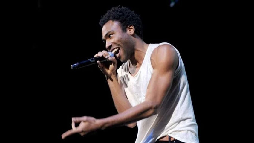 Ünlü şarkıcı kötü haberi duyurdu! Konser sırasında felç geçirdi - Sayfa 2