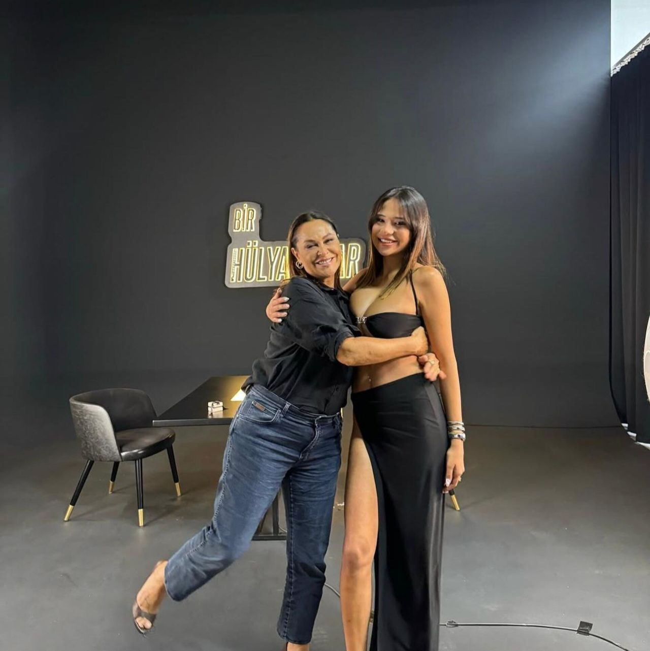 Hülya Avşar ve Merve Taşkın için ‘fuhuşa teşvik’ suçlaması - Sayfa 3