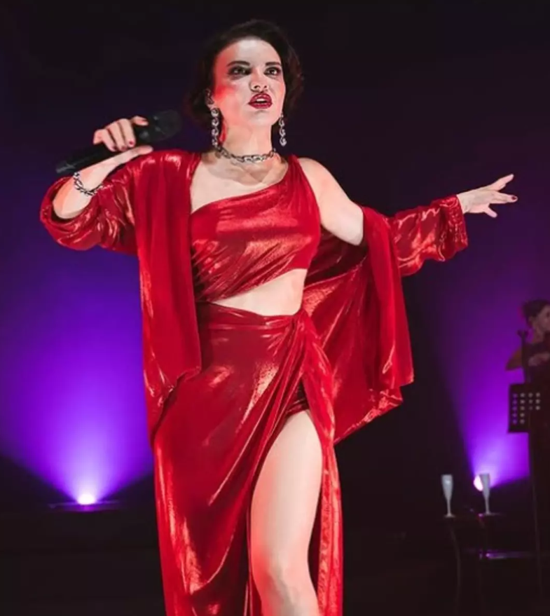 Genç görünümüyle dikkat çekti: Göksel'den doğum gününde estetik yanıtı - Sayfa 4