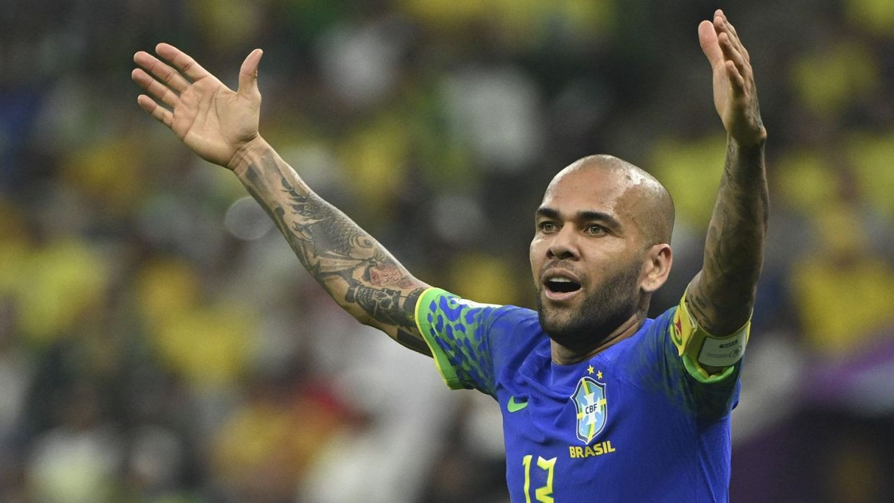 Yıldız futbolcunun yeni mesleği şoke etti! "Tanrıyla bir anlaşma yaptım" - Sayfa 1