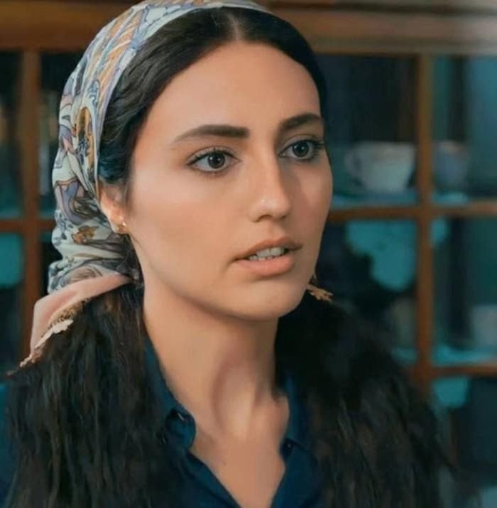 'Bir Zamanlar Çukurova'nın 'Gülten'i evlendi! Transparan gelinliğiyle büyüledi... - Sayfa 4