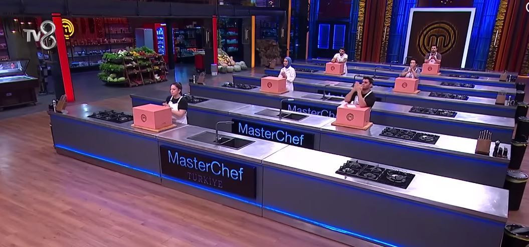 MasterChef'te üçüncü ceketin sahibi belli oldu! İkinci kaşık atıldı... - Sayfa 4