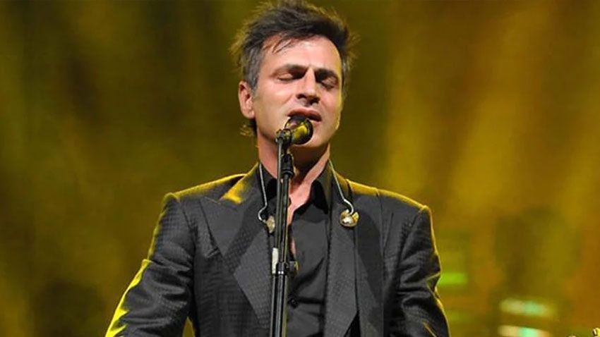 Teoman’ın sahnedeki o anları olay oldu! Vokaliyle yakınlaştı - Sayfa 4