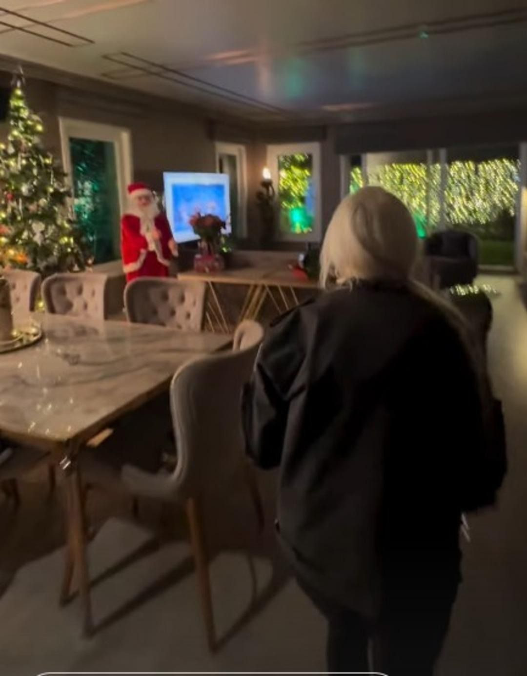 Ece Seçkin villasını yılbaşı ağacına çevirdi! Ultra lüks eviyle gündem oldu... - Sayfa 4