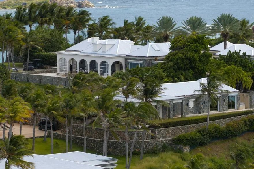 Epstein'ın kabus adasından ilk fotoğraflar - Sayfa 2