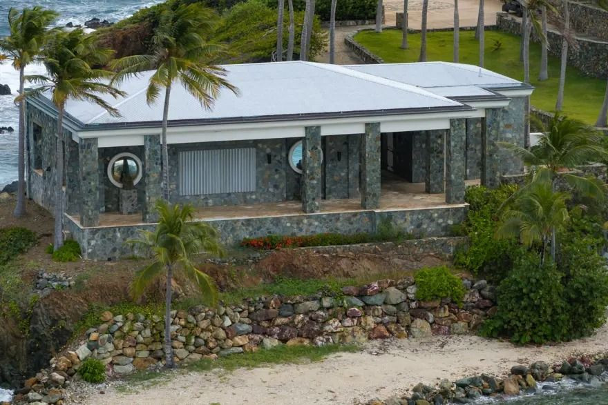 Epstein'ın kabus adasından ilk fotoğraflar - Sayfa 4