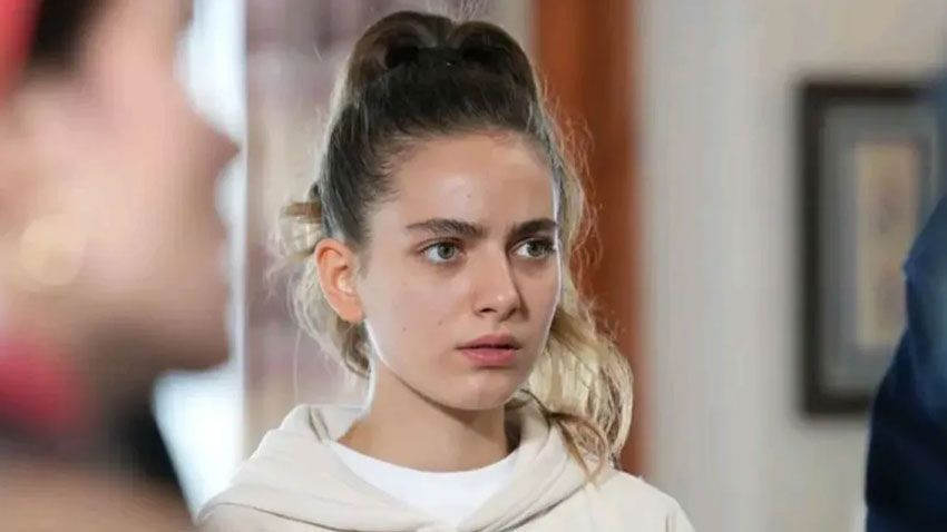 Makyajsız pozu olay oldu: Taşacak Bu Deniz'in yıldızı sosyal medyayı salladı - Sayfa 3