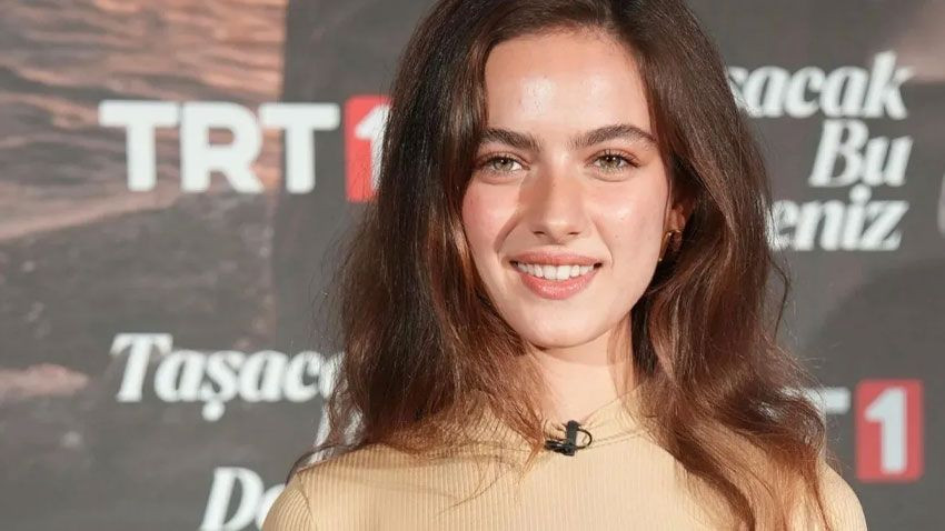 Makyajsız pozu olay oldu: Taşacak Bu Deniz'in yıldızı sosyal medyayı salladı - Sayfa 1