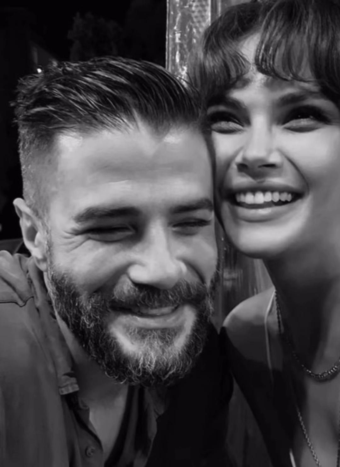 Uzak Şehir'in yıldızı Sinem Ünsal aşk sarhoşu! Sevgilisini öpmeye doyamadı