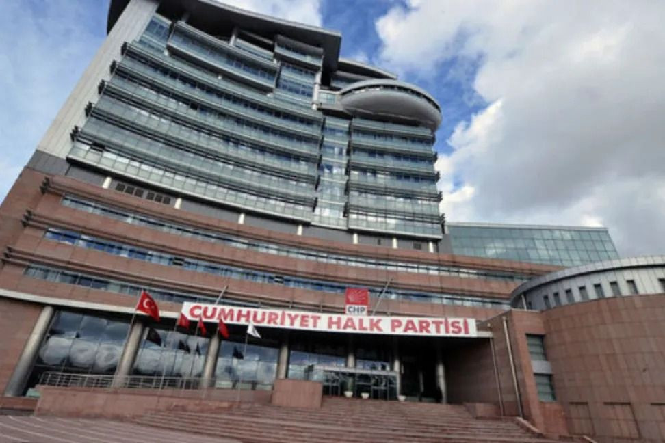 Özgür Özel’in masasındaki son anket ortaya çıktı! CHP’nin oyu azalırken AK Parti’nin artıyor… - Sayfa 21