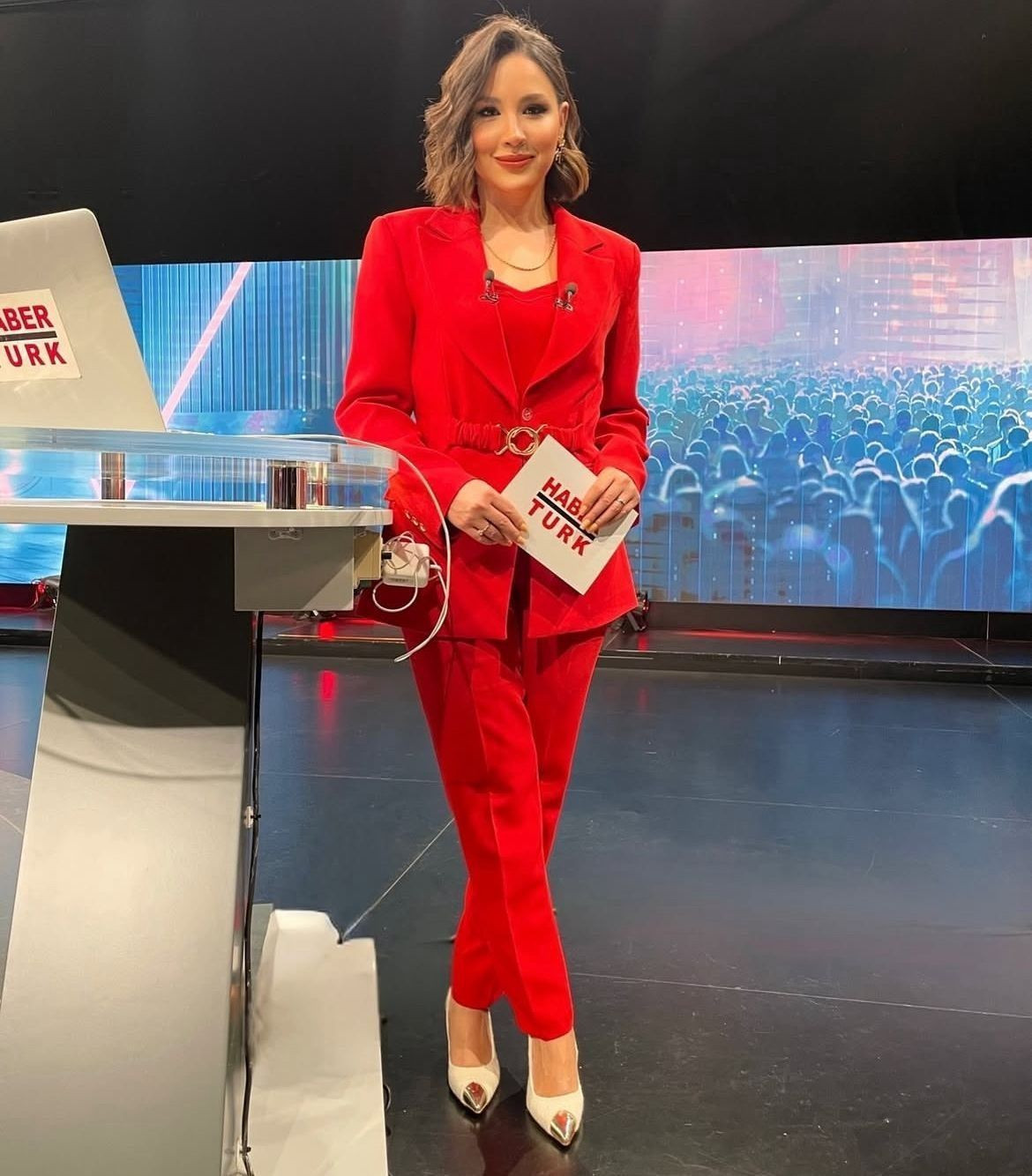 Gündem olan taciz iddiasında yeni detaylar! Eski Habertürk spikerinin ablası konuştu - Sayfa 4