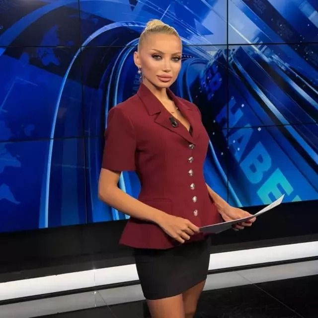 AK Partili isim tepki göstermişti! İşte giyimiyle sınırları zorlayan o sunucu - Sayfa 3