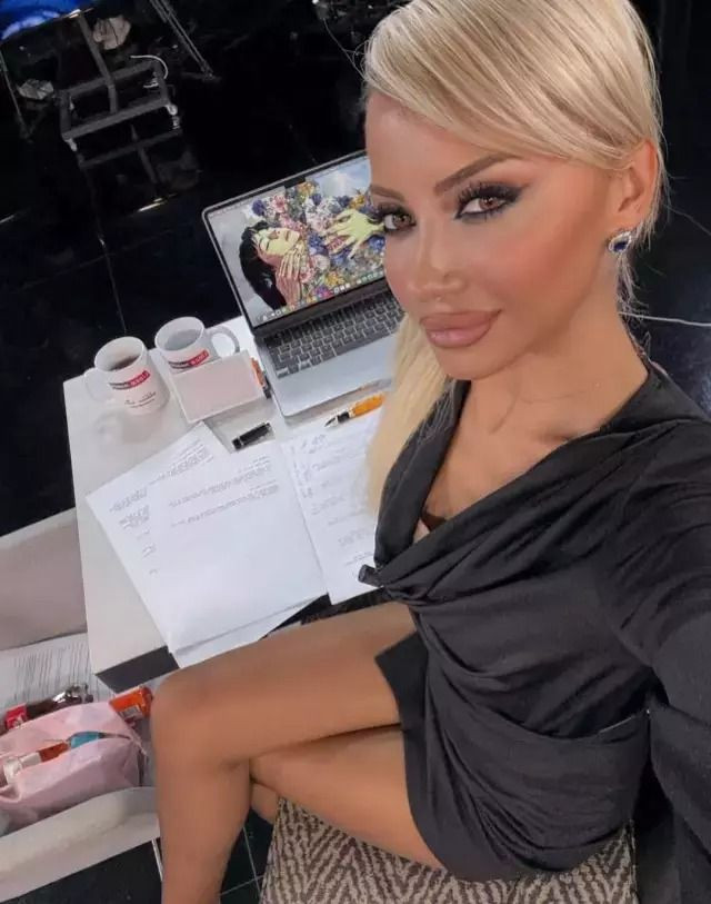 AK Partili isim tepki göstermişti! İşte giyimiyle sınırları zorlayan o sunucu - Sayfa 2