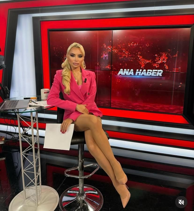 AK Partili isim tepki göstermişti! İşte giyimiyle sınırları zorlayan o sunucu - Sayfa 6