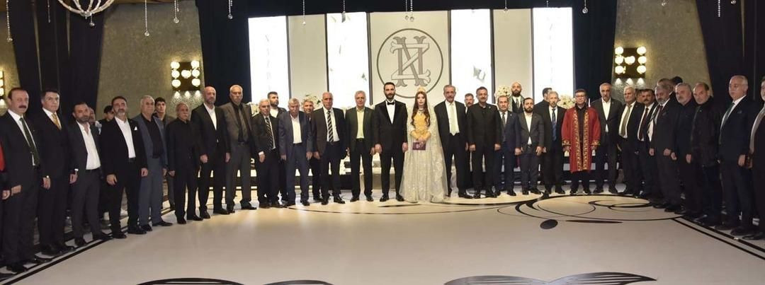 Böyle düğün ne görüldü ne duyuldu! AKP'li eski vekilin ailesi Barzani'yle akraba oldu... - Sayfa 13