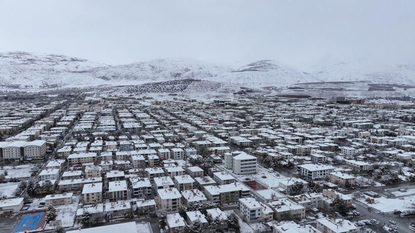 Kış Türkiye'yi sardı! Kent merkezleri beyaza büründü... - Sayfa 20