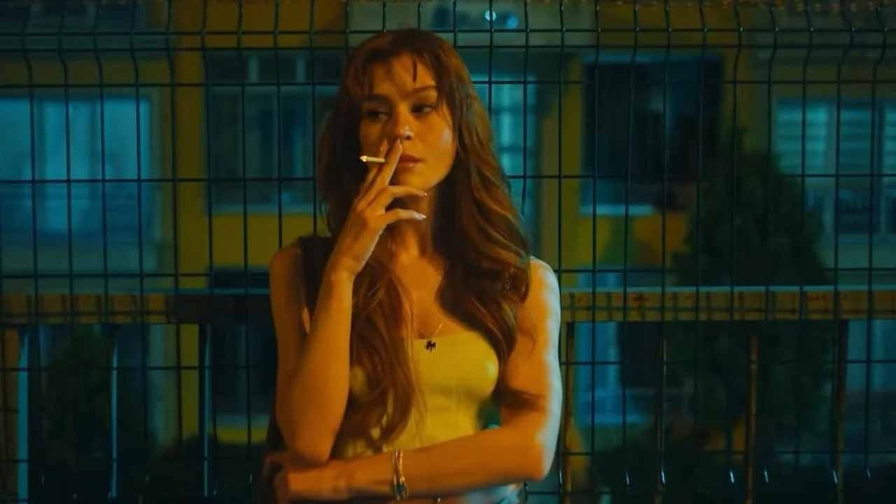 Genç oyuncunun iç çamaşırlı halleri gündem oldu! Nefes kesen sahneler... - Sayfa 3