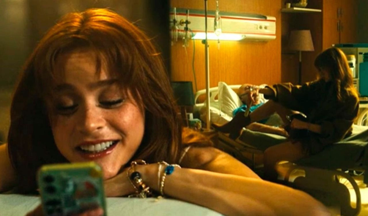 Genç oyuncunun iç çamaşırlı halleri gündem oldu! Nefes kesen sahneler... - Sayfa 1