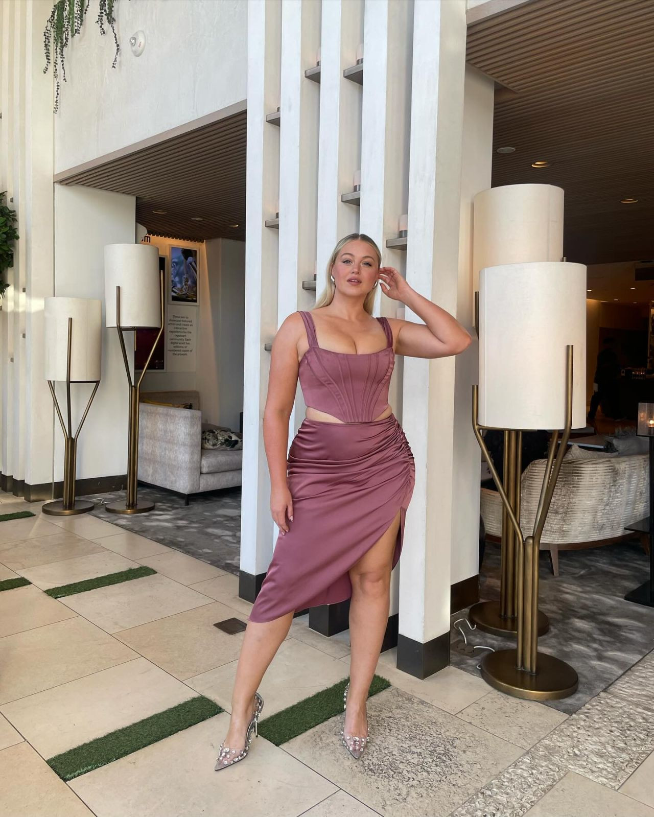 Kıvrımlarıyla ünlü model itirafıyla gündem oldu - Sayfa 3