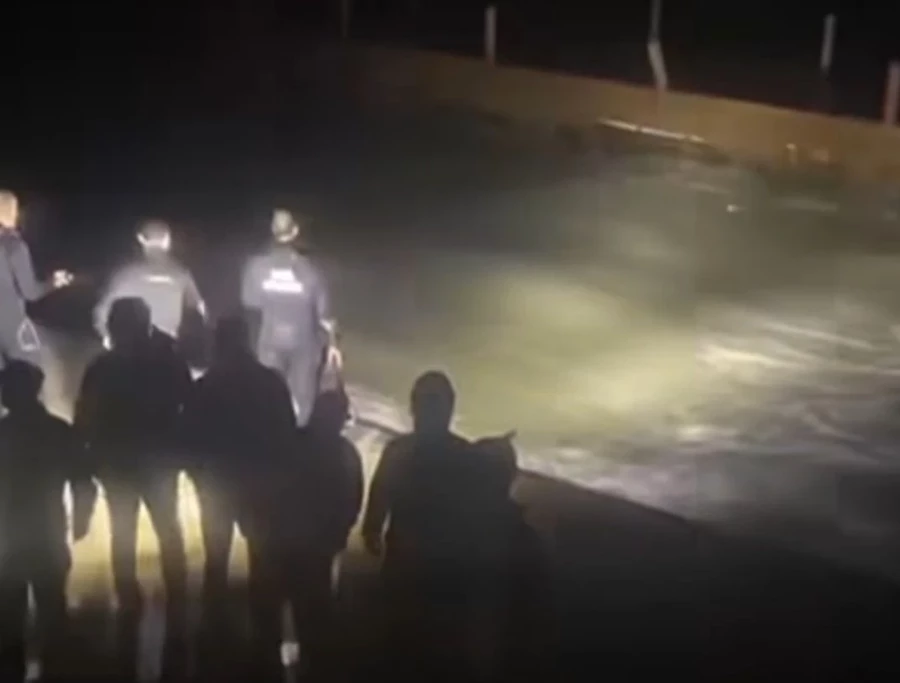 İskelede çalışan işçiler fırtınada denize savruldu! Bir işçiden acı haber geldi - Sayfa 4