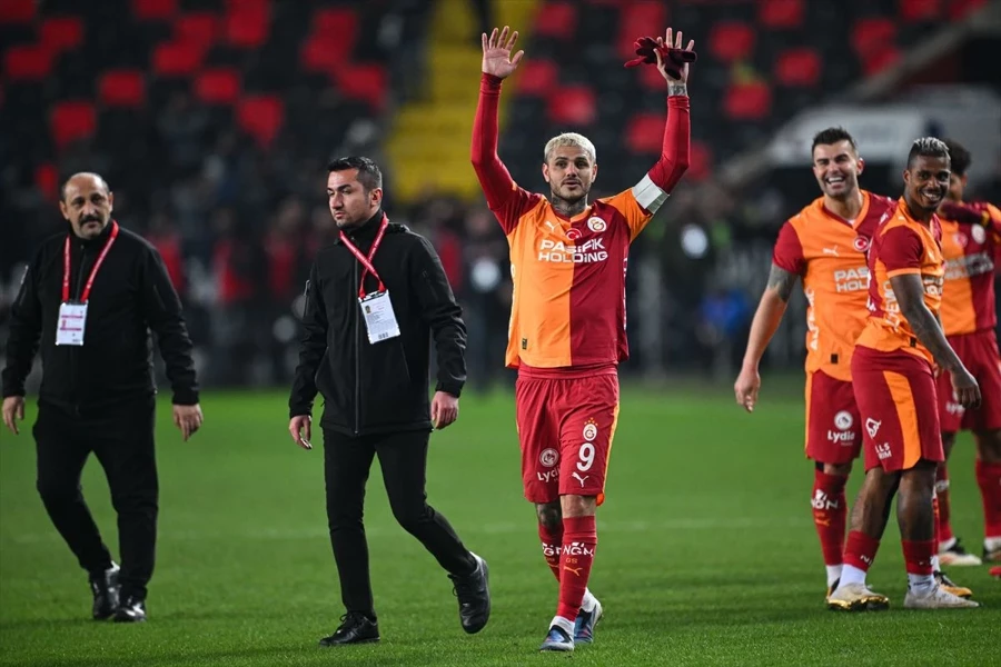 Galatasaray’dan ses getiren transfer hamlesi! Gelirse yer yerinden oynar! - Sayfa 4