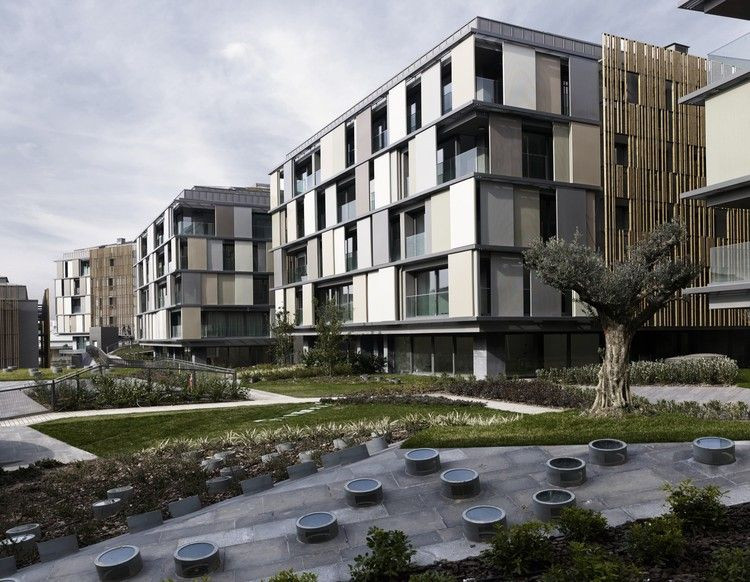 Ünlü isimlerin oturduğu sitede skandal! Sitenin yöneticisi 1 milyon dolarla kayıplara karıştı! - Sayfa 3