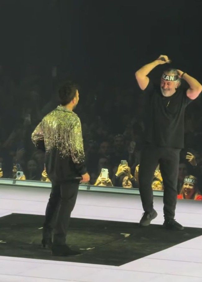 Tarkan sahnesinde Cem Yılmaz sürprizi: Düet ve dansları olay oldu! - Sayfa 4