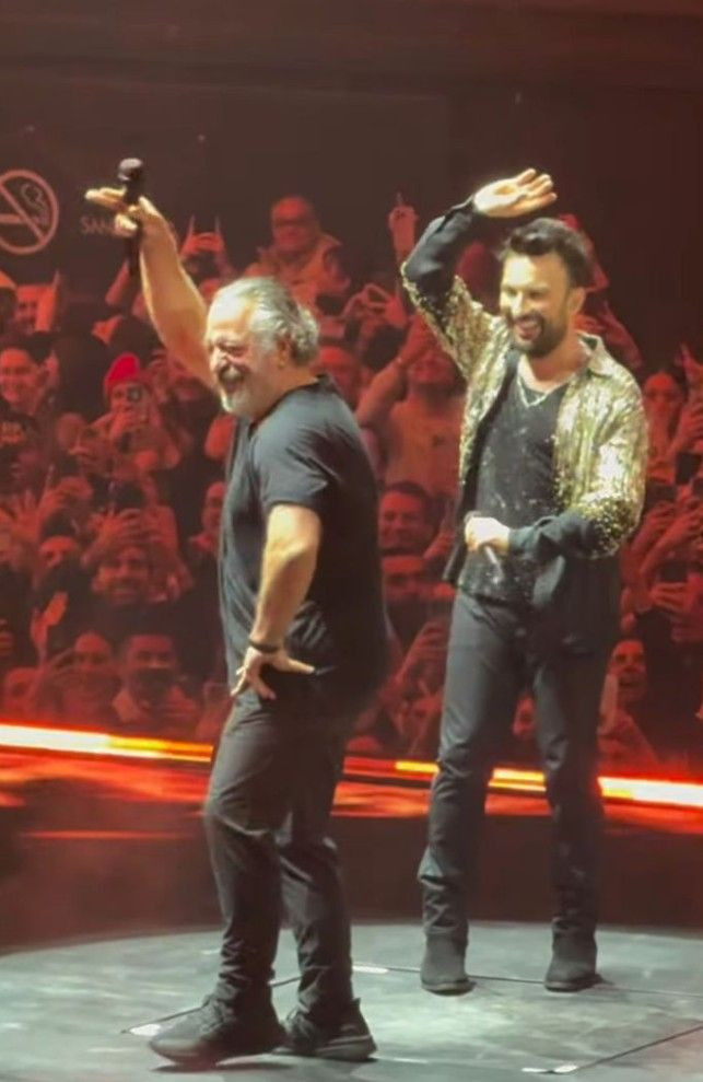 Tarkan sahnesinde Cem Yılmaz sürprizi: Düet ve dansları olay oldu! - Sayfa 3