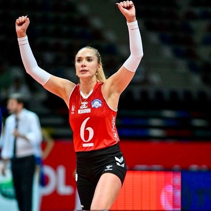 İmamoğlu ile yasak aşk yaşadı mı, özel jete bindi mi? Voleybolcu Derya Çayırgan sessizliğini bozdu - Sayfa 25