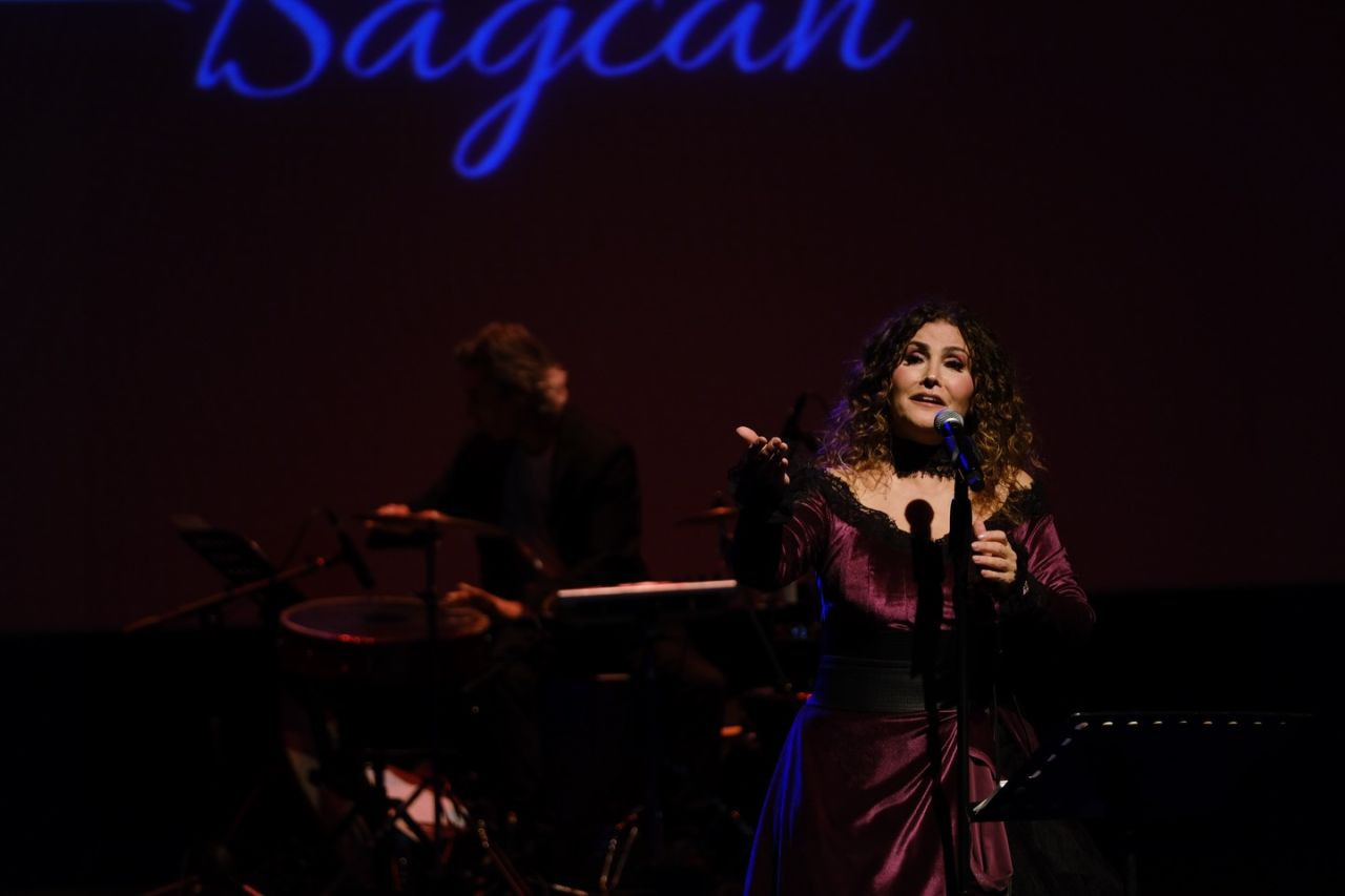 Ünlü sanatçı tek telefonla 5 milyon TL'sini kaptırdı - Sayfa 1