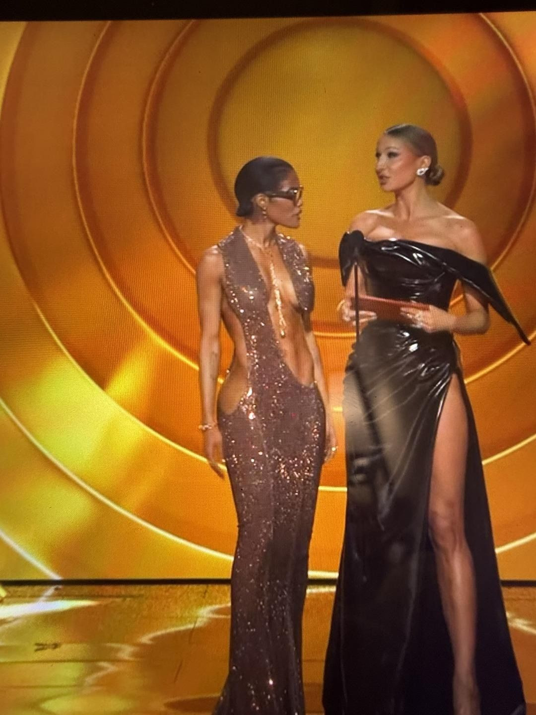 Grammy’de cesaret şovu! Teyana Taylor dekoltesiyle yürek hoplattı! - Sayfa 4