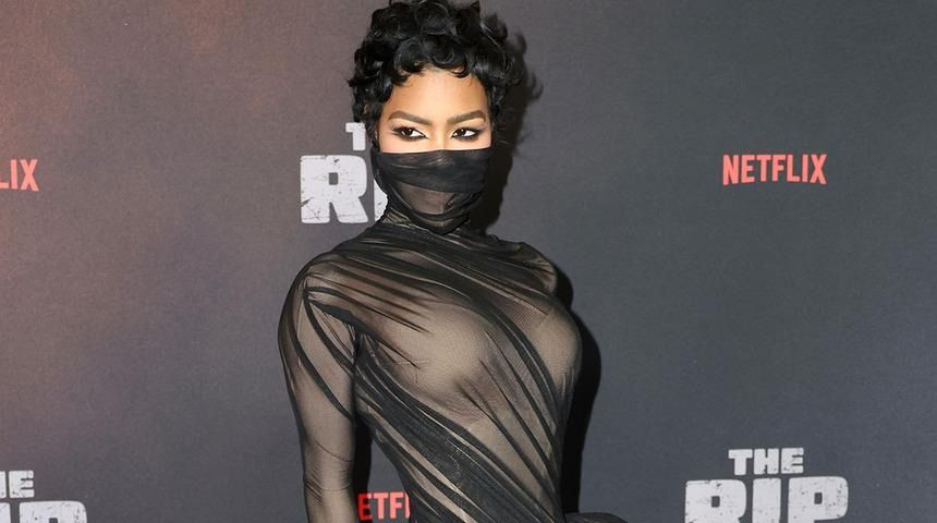 Grammy’de cesaret şovu! Teyana Taylor dekoltesiyle yürek hoplattı! - Sayfa 2