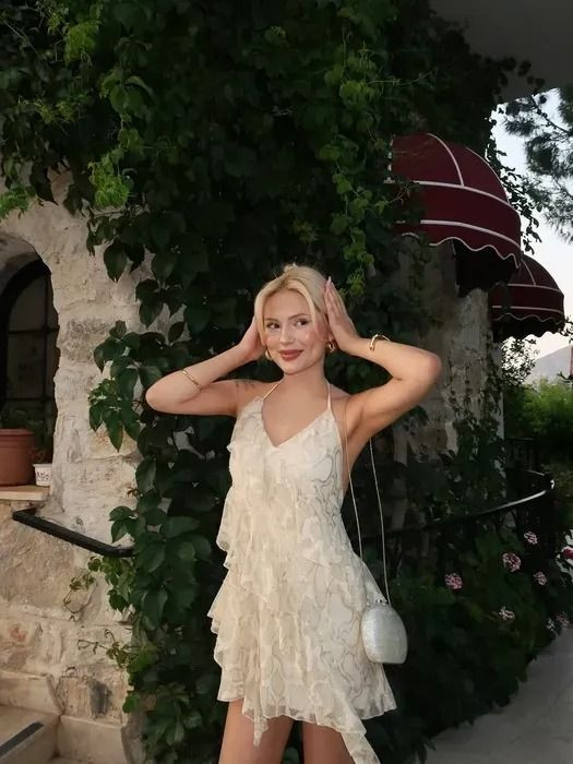 Ünlü fenomen hakkında olay iddia: Hande Erçel'e benzemek için servet döktü! - Sayfa 3