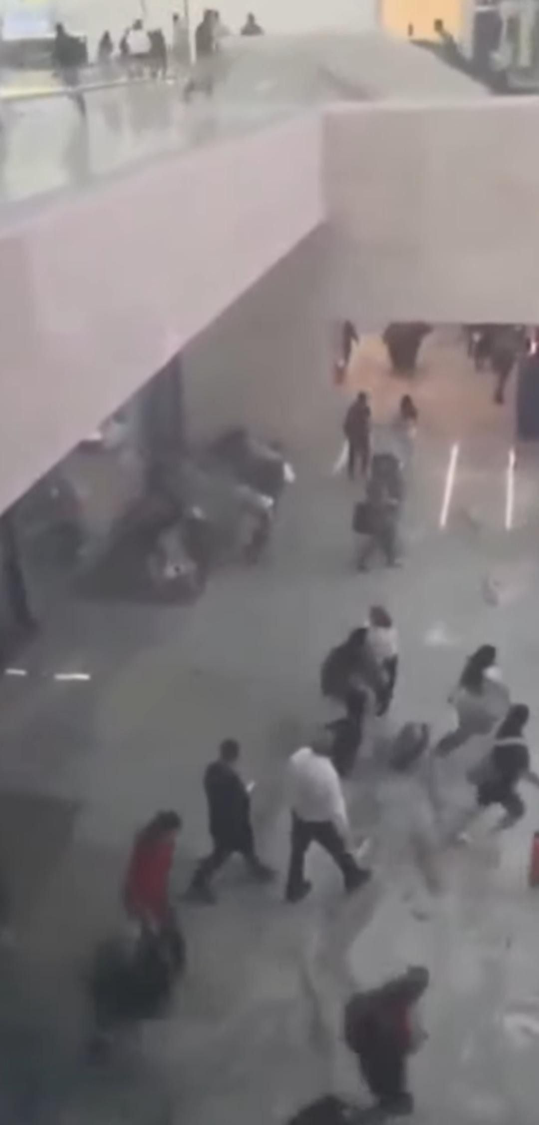 Cüneyt Özdemir Meksika’da mahsur kaldı: Otel dışında barikatlar kurulmuş, çatışma var - Sayfa 7