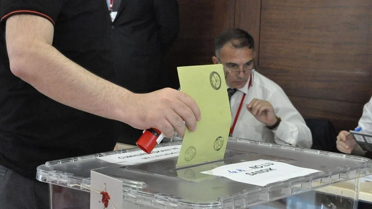 Zirvede ne AKP ne de CHP var: Bu pazar seçim olsa hangi partiye oy verirsiniz? - Sayfa 12
