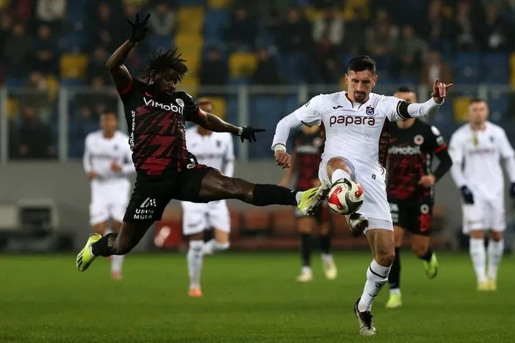 Süper Lig’de zirve yarışında kalan maçlar! İşte fikstür… - Sayfa 11