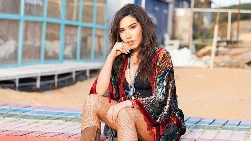 Ünlülerin kavgasına Ebru Gündeş de dahil oldu: Olay gönderme! - Sayfa 3