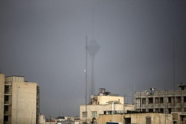 Tahran karanlığa gömüldü! İsrail saldırısı sonrası gökten kül yağdı - Sayfa 2