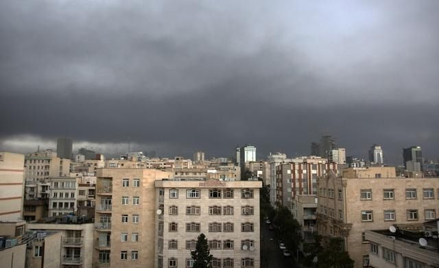 Tahran karanlığa gömüldü! İsrail saldırısı sonrası gökten kül yağdı - Sayfa 11