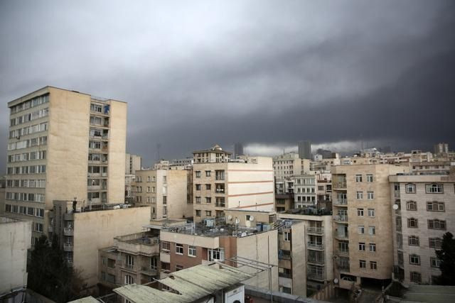 Tahran karanlığa gömüldü! İsrail saldırısı sonrası gökten kül yağdı - Sayfa 10