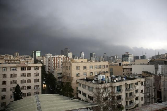 Tahran karanlığa gömüldü! İsrail saldırısı sonrası gökten kül yağdı - Sayfa 8