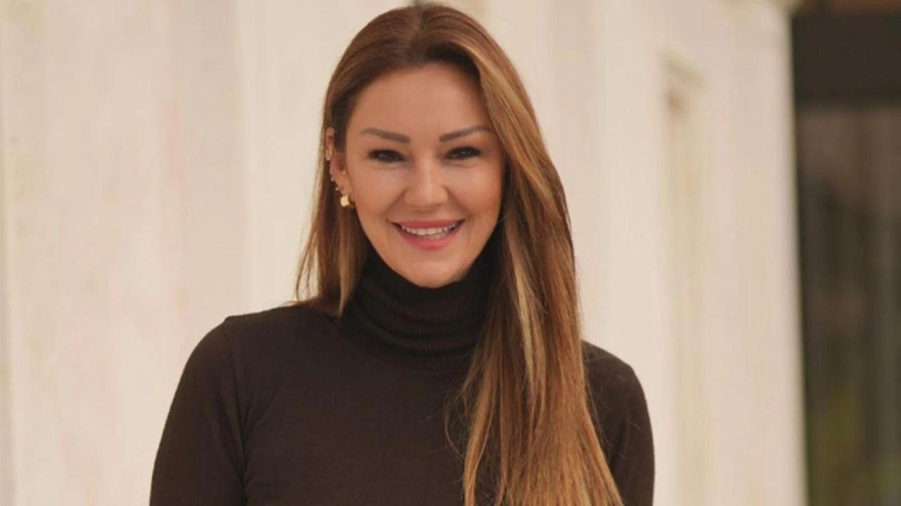 Pınar Altuğ'a eşinin yanında olay soru: "Müstehcen içerikli projede oynar mı?" - Sayfa 7