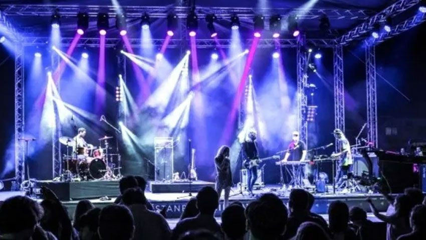 Bayramda sahne alacak ünlülerin kazancı belli oldu: Dudak uçuklatan rakamlar! - Sayfa 1