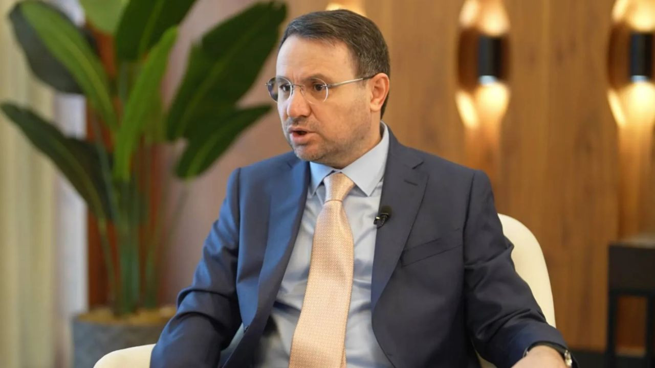 Adalet Bakanı Akın Gürlek, Ekmek Teknesi’nde figüran olmuş! ‘Öğrenciliğimde çok zor durumdaydım…’ - Sayfa 17