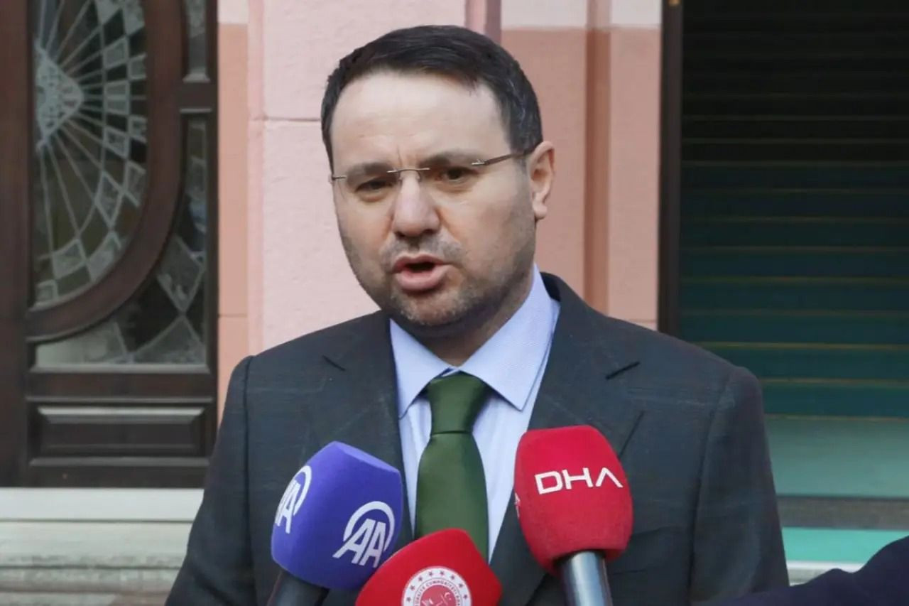 Adalet Bakanı Akın Gürlek, Ekmek Teknesi’nde figüran olmuş! ‘Öğrenciliğimde çok zor durumdaydım…’ - Sayfa 14