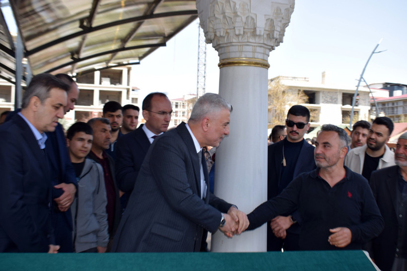 Öğretmen ve öğrencilere en acı veda... Gözyaşları sel oldu... - Sayfa 10