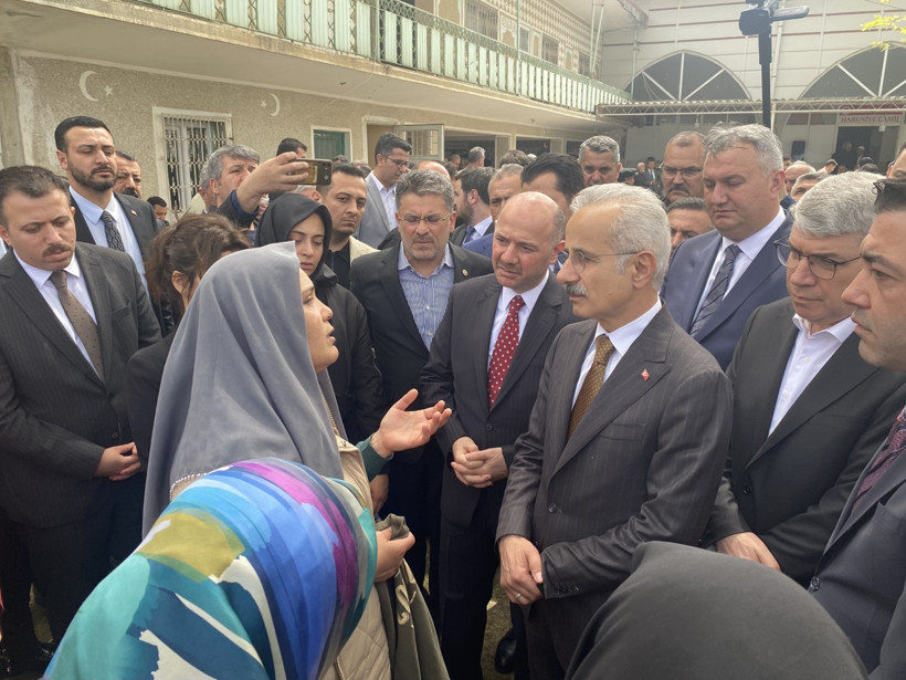 Öğretmen ve öğrencilere en acı veda... Gözyaşları sel oldu... - Sayfa 13