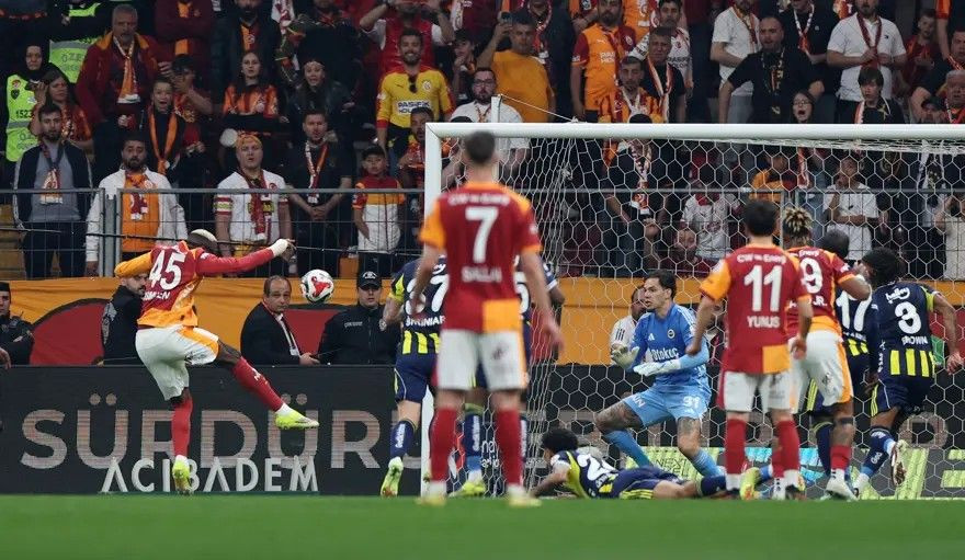 Aslan şampiyonluk kapısını araladı... Galatasaray’dan Fenerbahçe’ye ağır darbe! - Sayfa 8