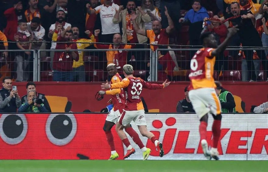 Aslan şampiyonluk kapısını araladı... Galatasaray’dan Fenerbahçe’ye ağır darbe! - Sayfa 7