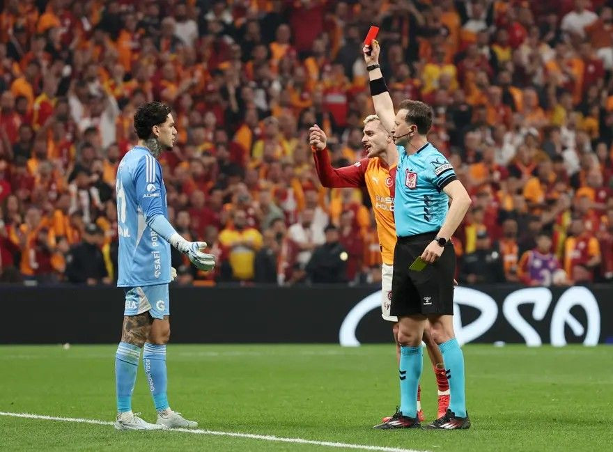 Aslan şampiyonluk kapısını araladı... Galatasaray’dan Fenerbahçe’ye ağır darbe! - Sayfa 3